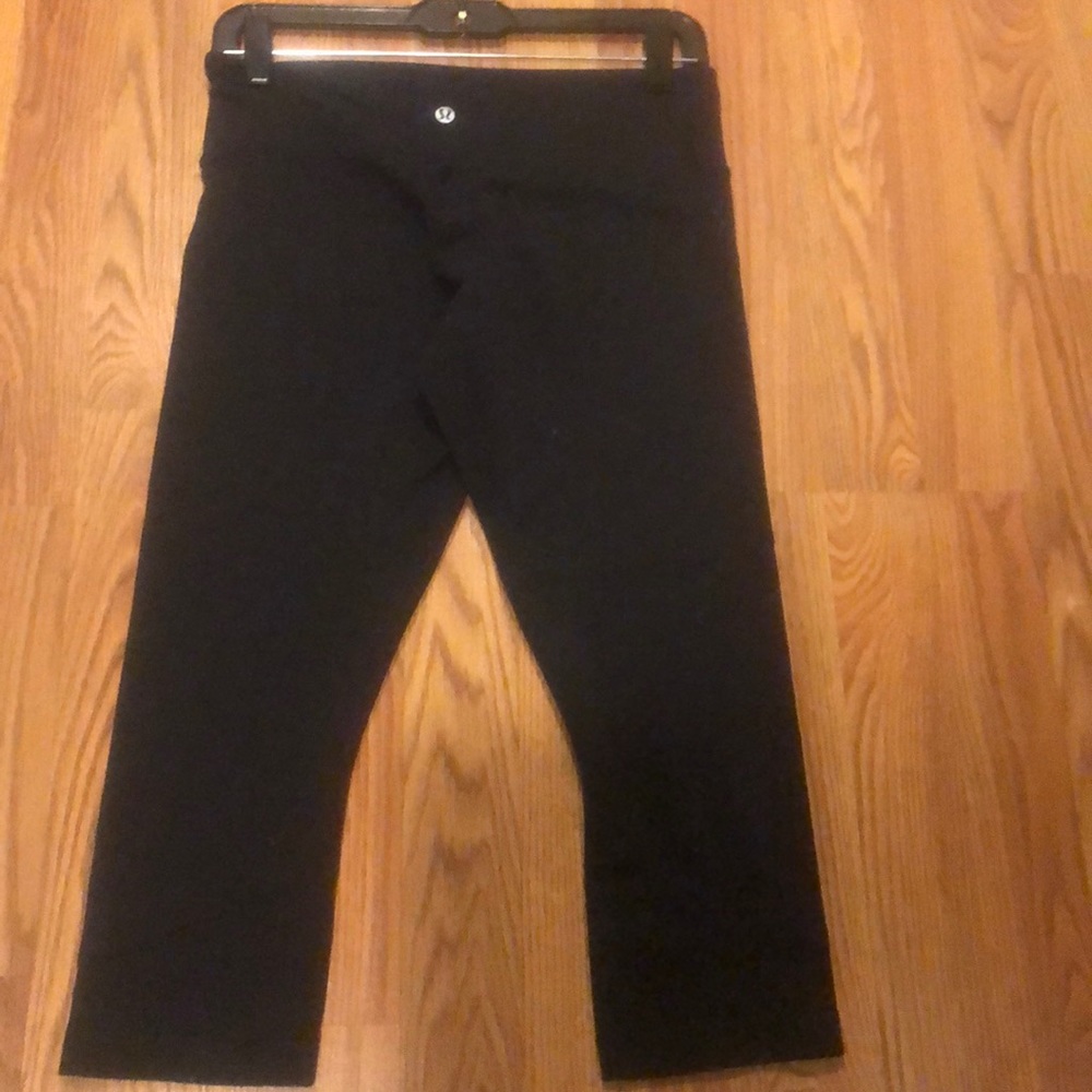 Lululemon black crop sz 8